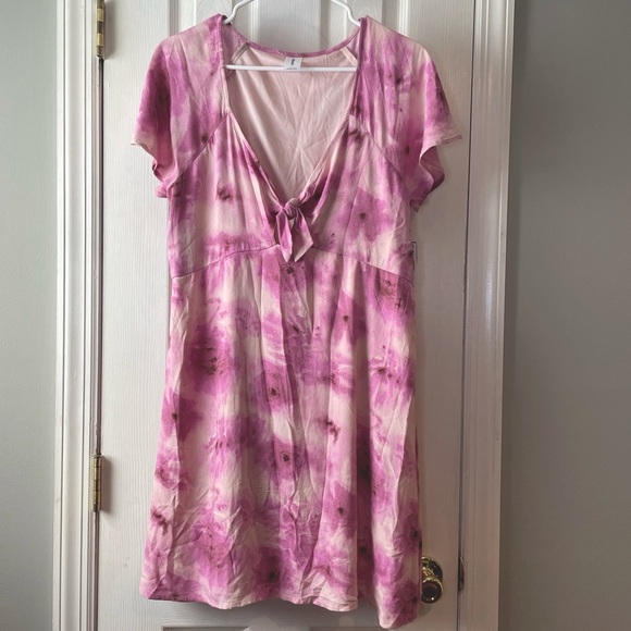 Abound Dresses & Skirts - New Abound Dress Large Pink Tie Dye Mini Short Sleeve Front‎ Tie Keyhole Flowy